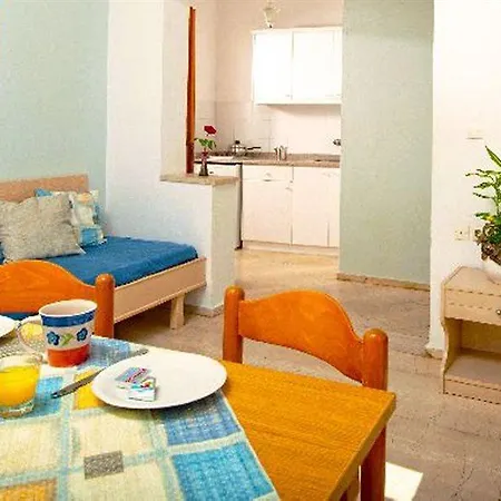 Melissa Apartments, & 3*